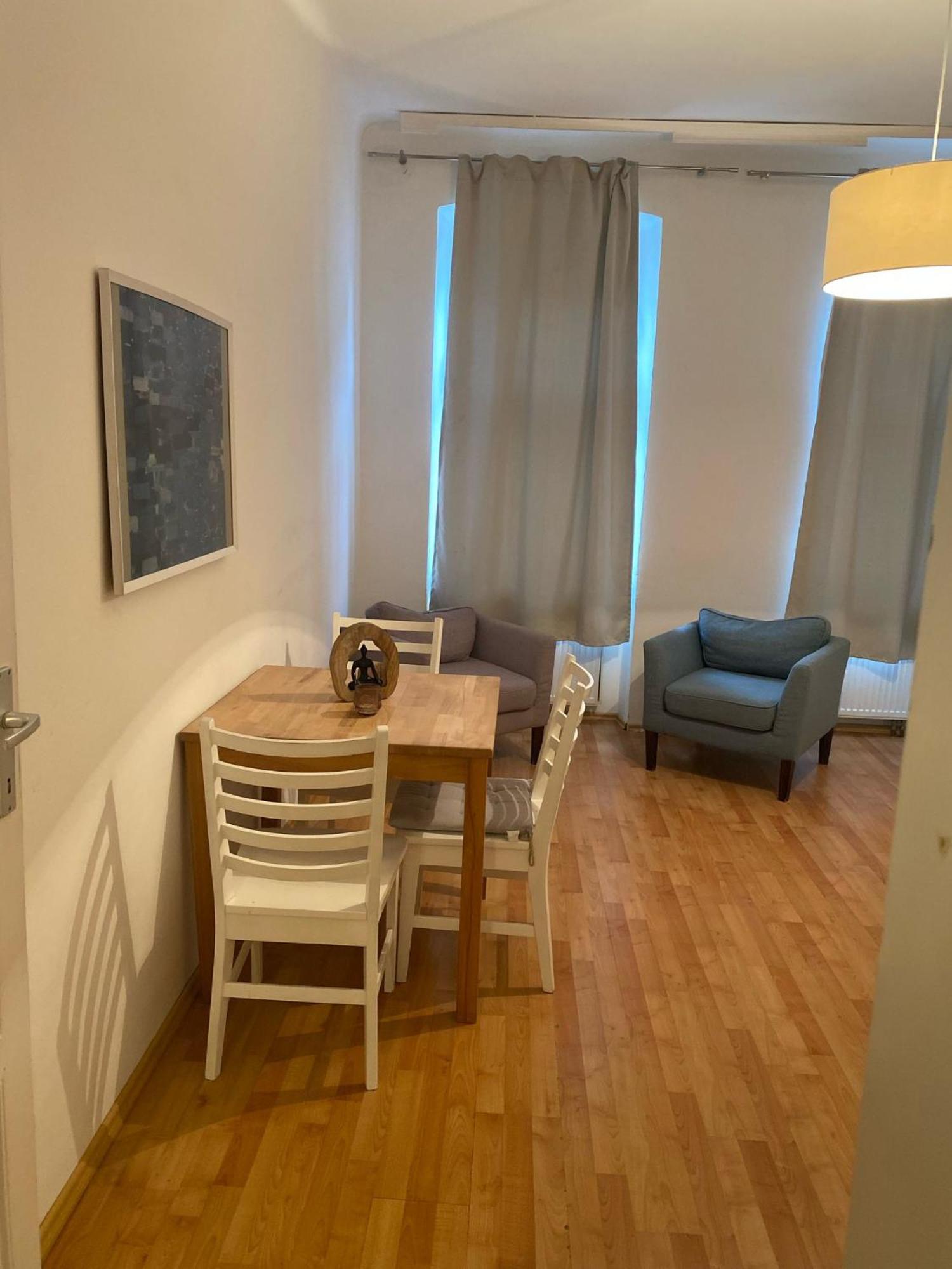 Peaceful 2br 15-min To Ottakring Station Apartament *